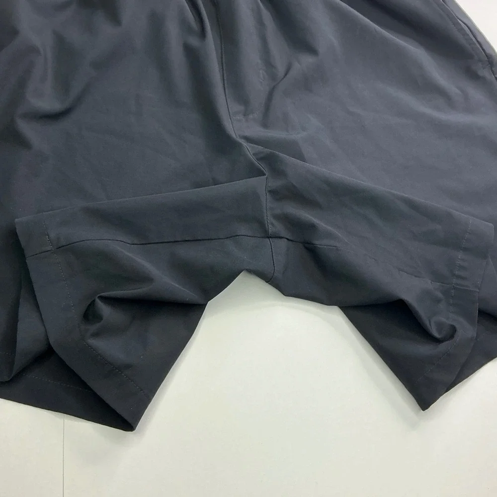 GapFit Black Athletic Shorts Womens M GF004104 Pockets Stretch Workout Running